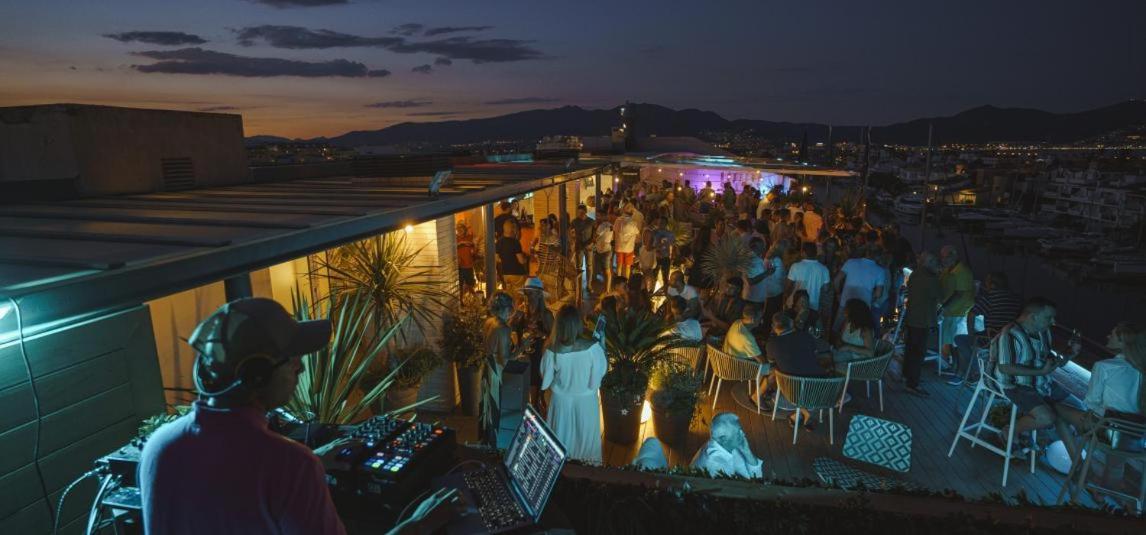 Sol 8-Studio In The Beach & Downton Empuriabrava Εξωτερικό φωτογραφία